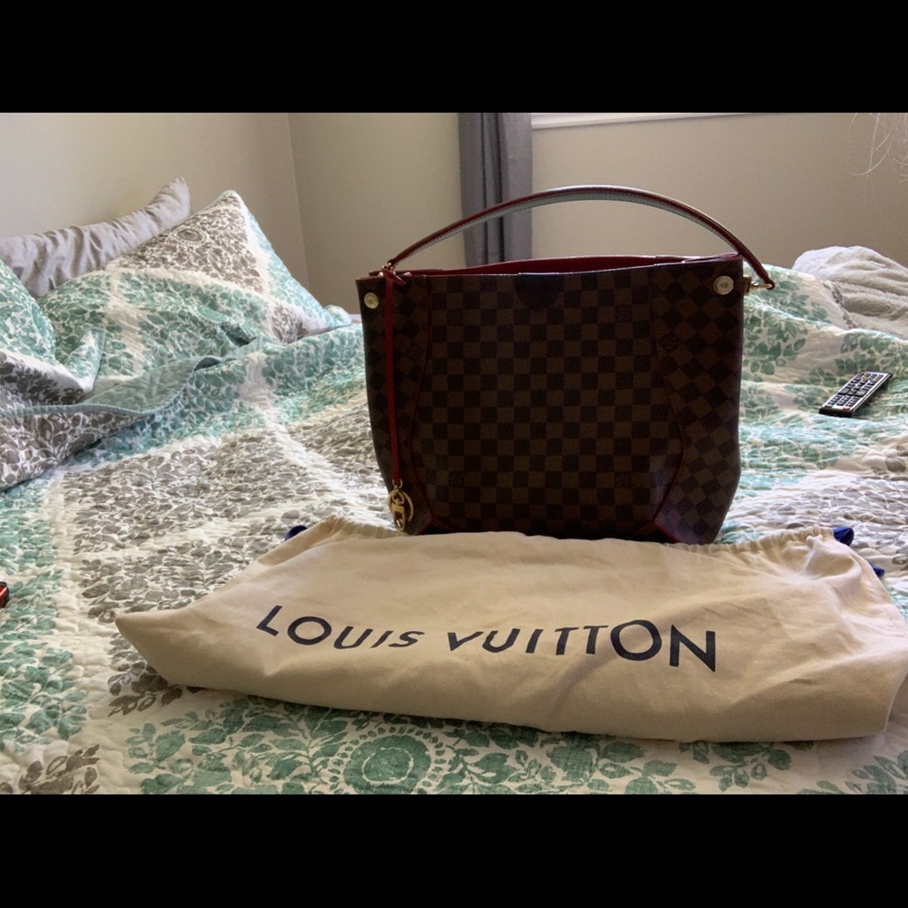 Louis Vuitton-Graceful.